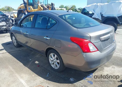 2012 Nissan Versa 1.6 Sl z USA, uszkodzony, nr VIN 3N1CN7AP0CL813464
